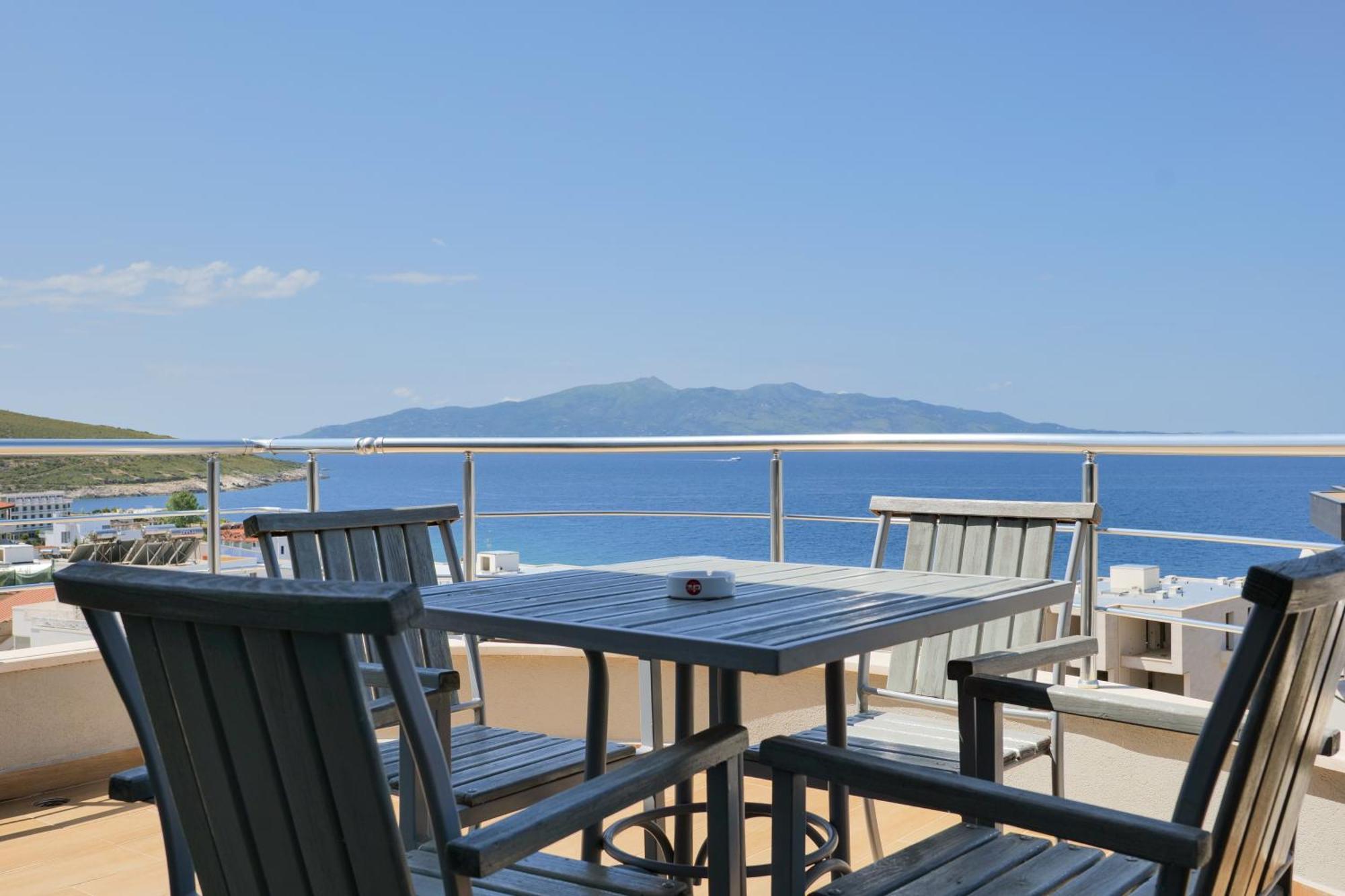 Hotel Blue Sky Saranda Kültér fotó