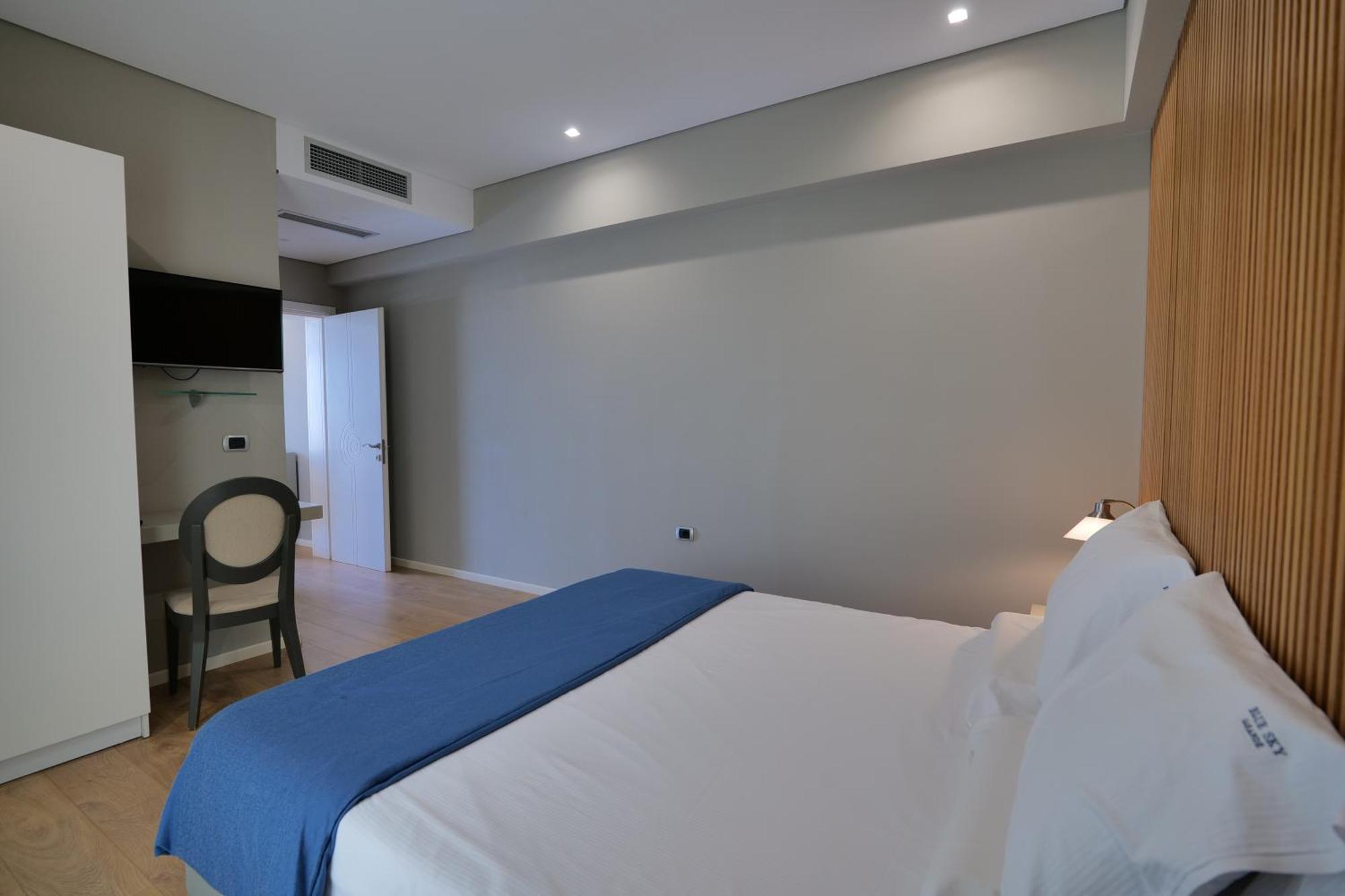 Hotel Blue Sky Saranda Kültér fotó