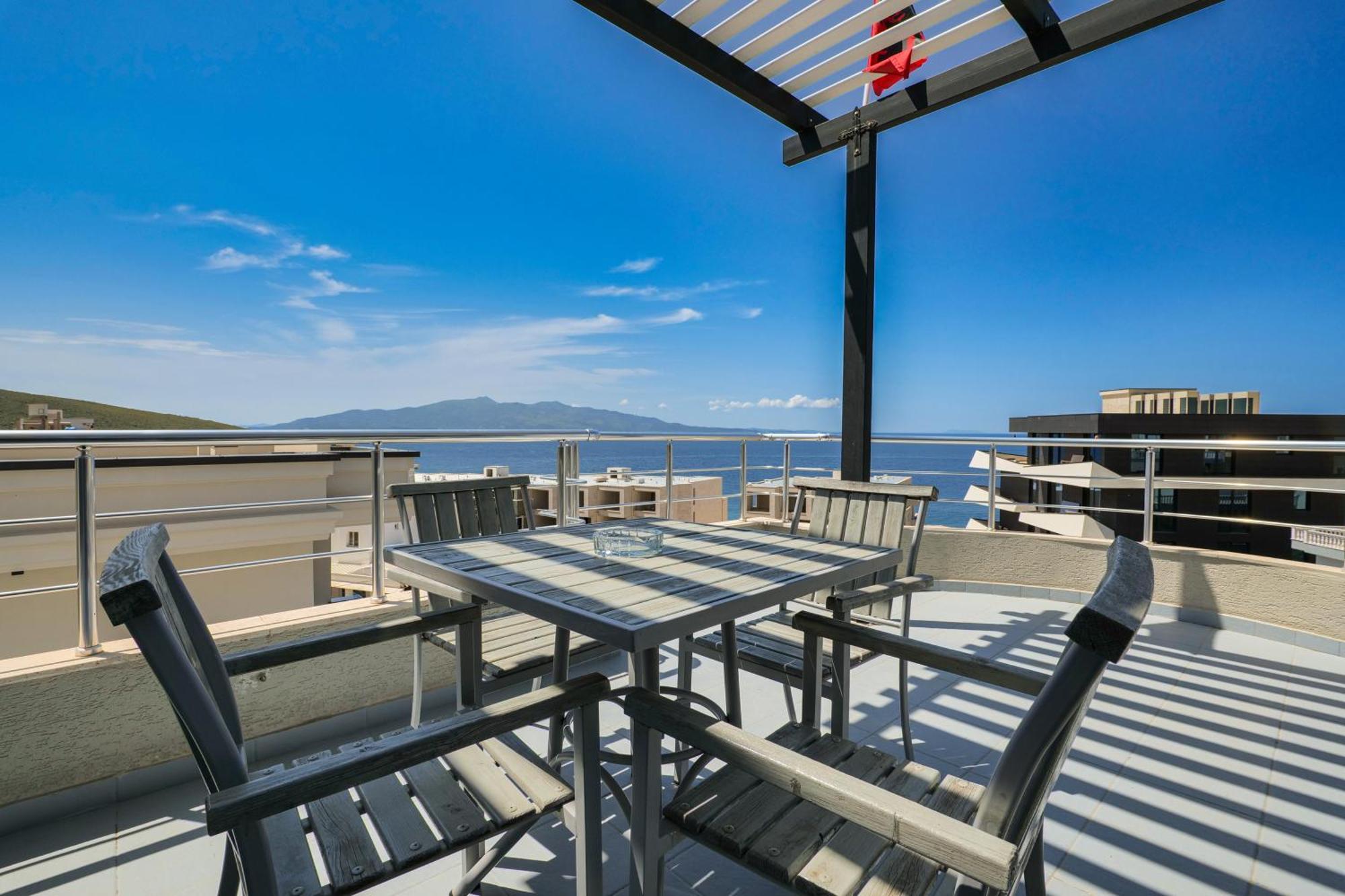 Hotel Blue Sky Saranda Kültér fotó