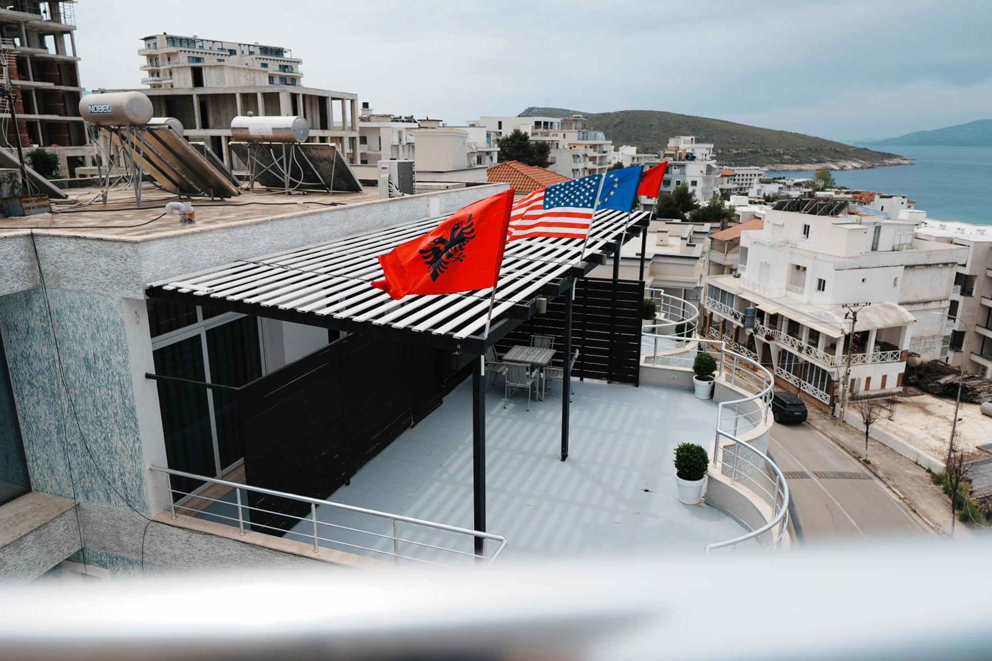 Hotel Blue Sky Saranda Kültér fotó
