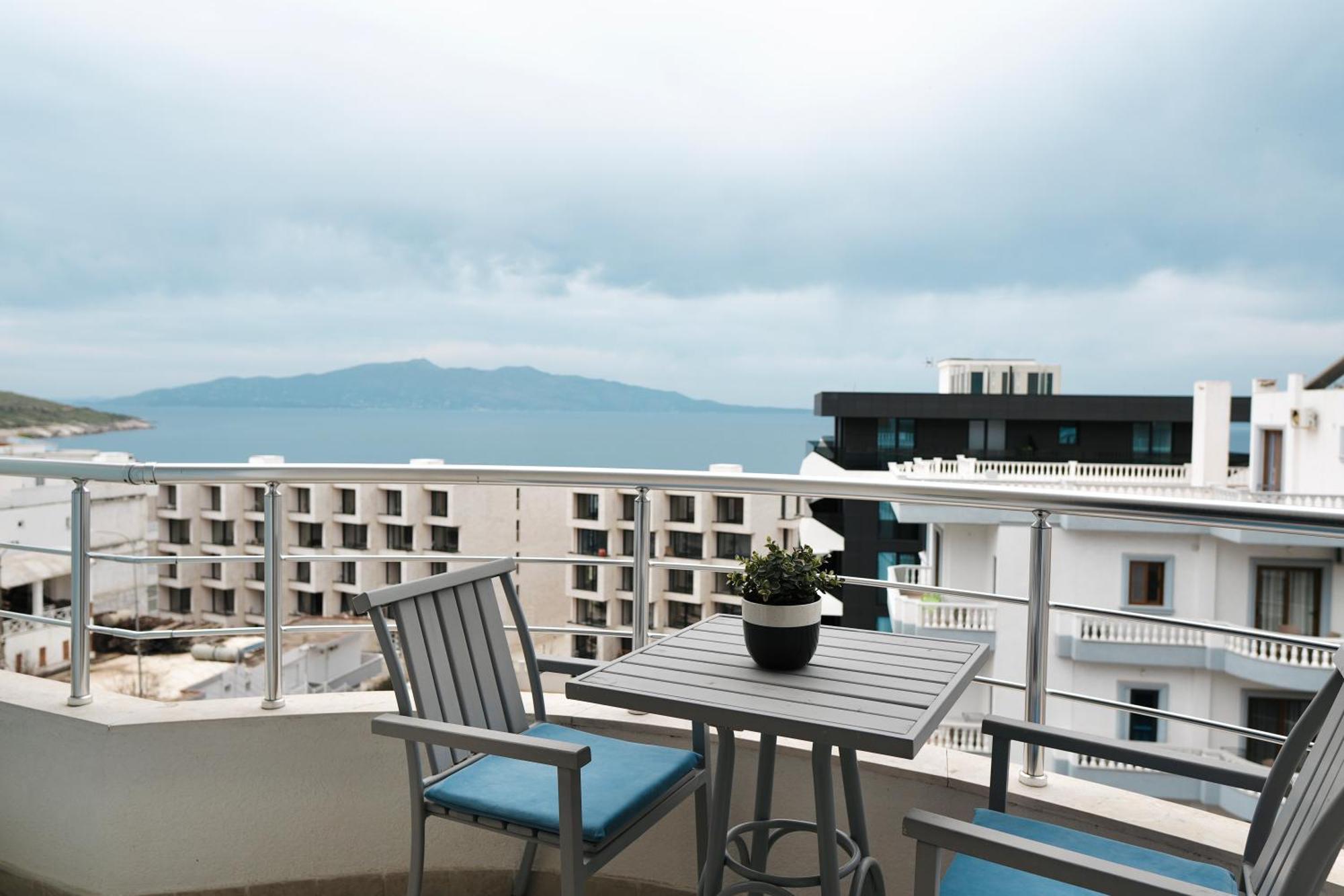 Hotel Blue Sky Saranda Kültér fotó