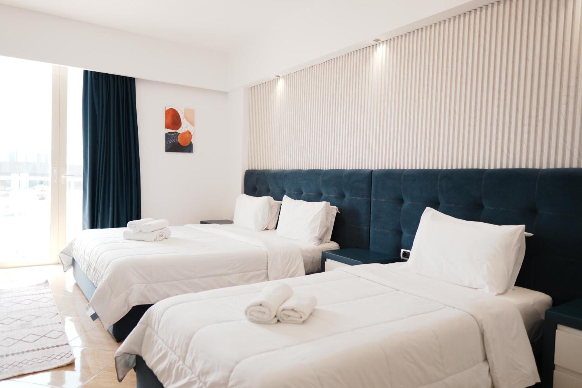 Hotel Blue Sky Saranda Kültér fotó