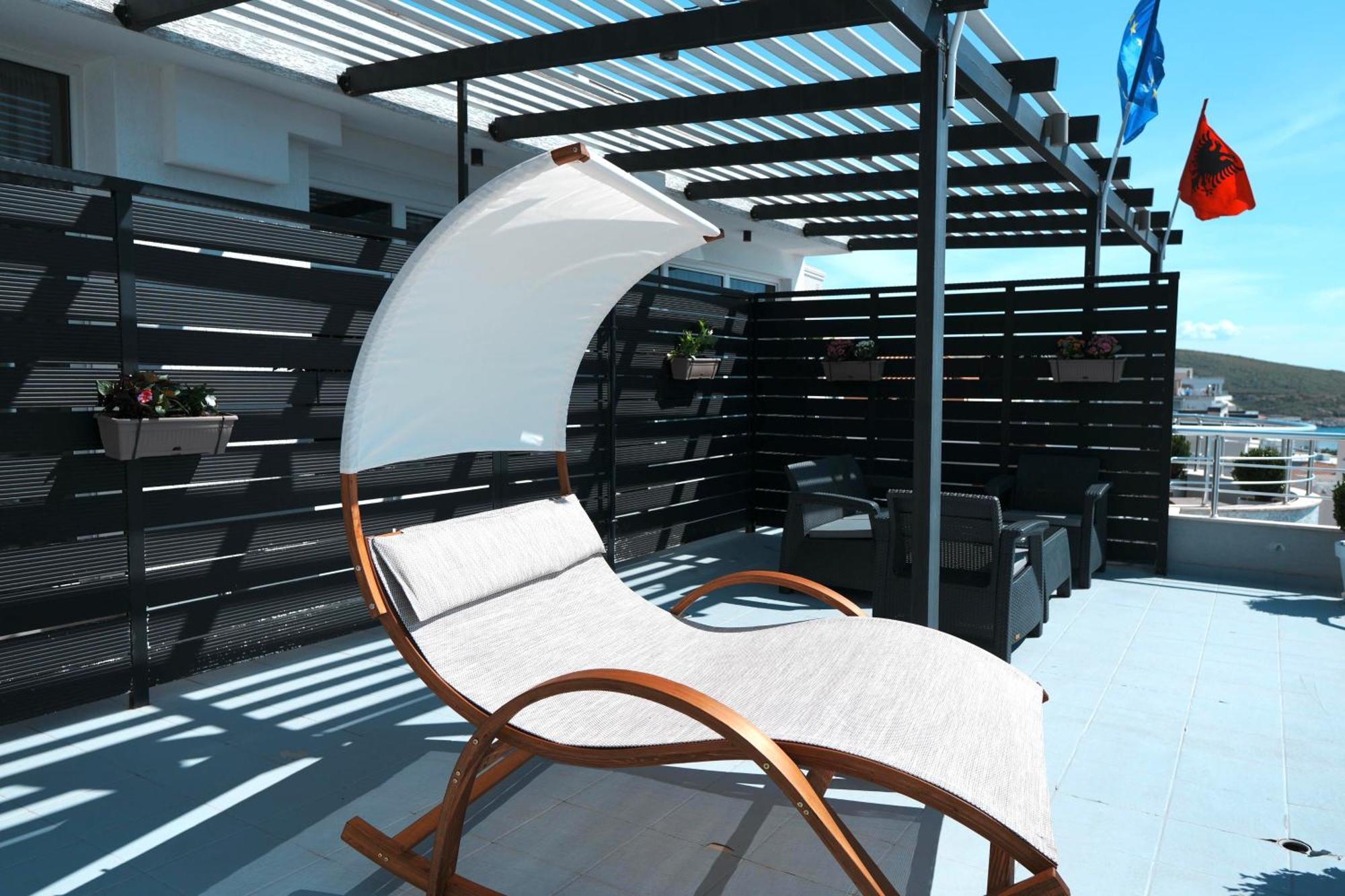 Hotel Blue Sky Saranda Kültér fotó